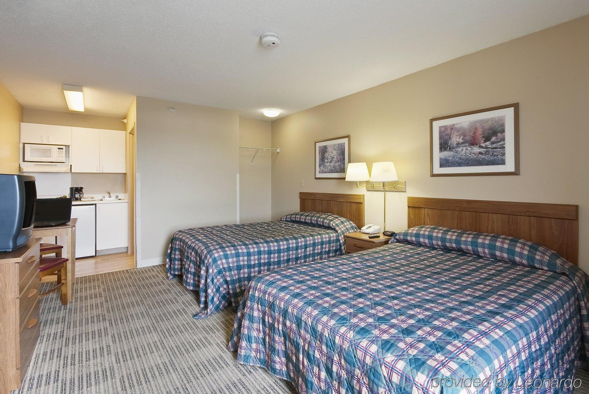 Hometowne Studios By Red Roof Salem, Or Room photo