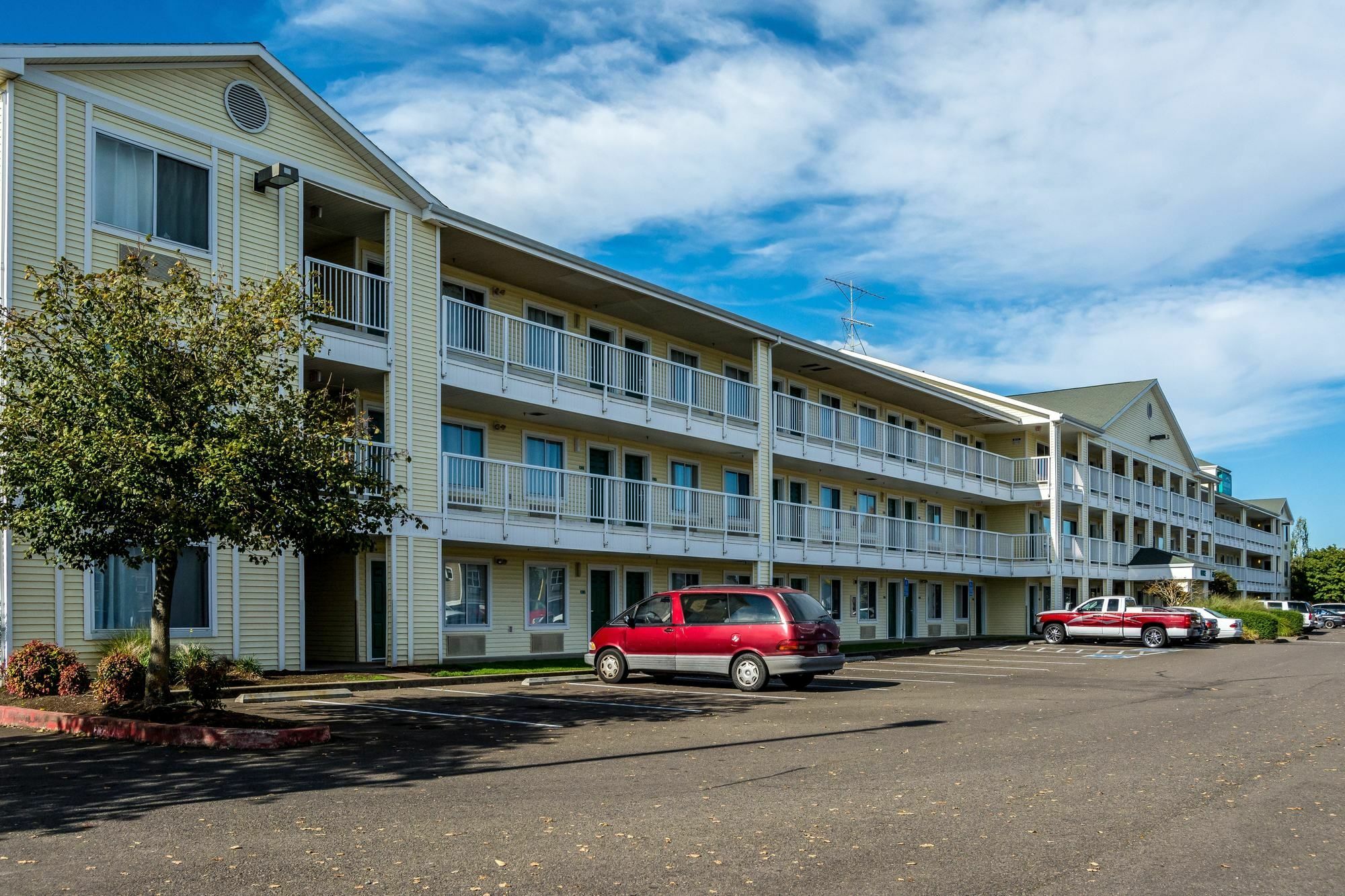 Hometowne Studios By Red Roof Salem, Or Exterior photo